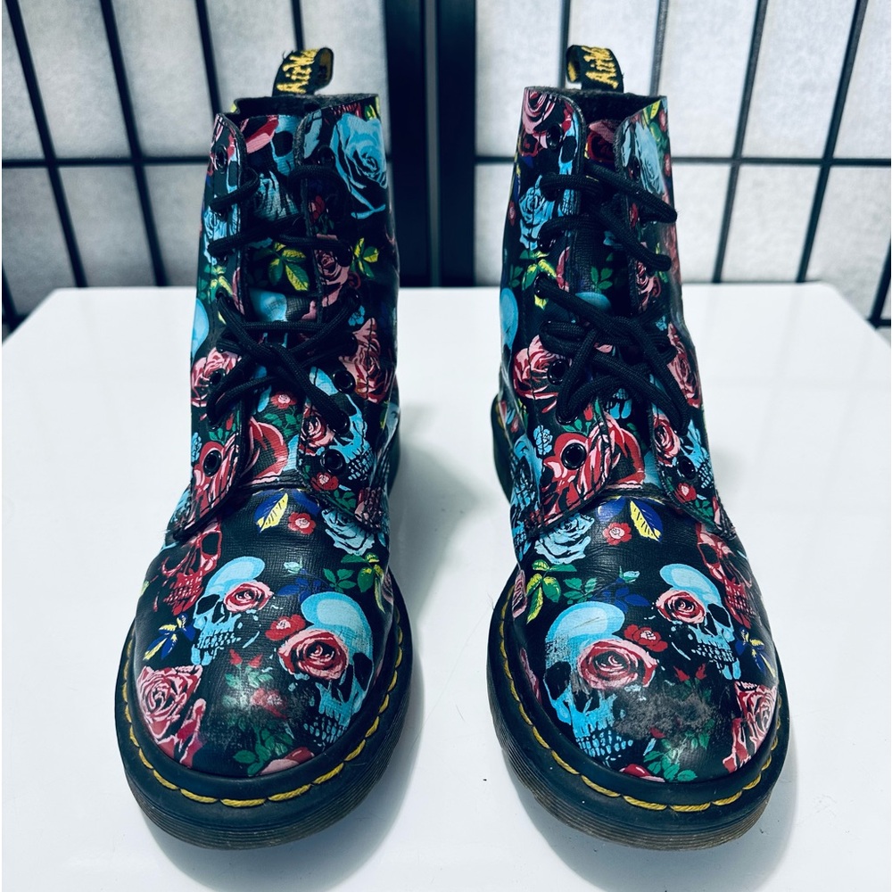 Doc Martens Vintage Skulls & Roses 1460 Pascal 8-eye Boots 💀🌹 - Picture 11 of 11
